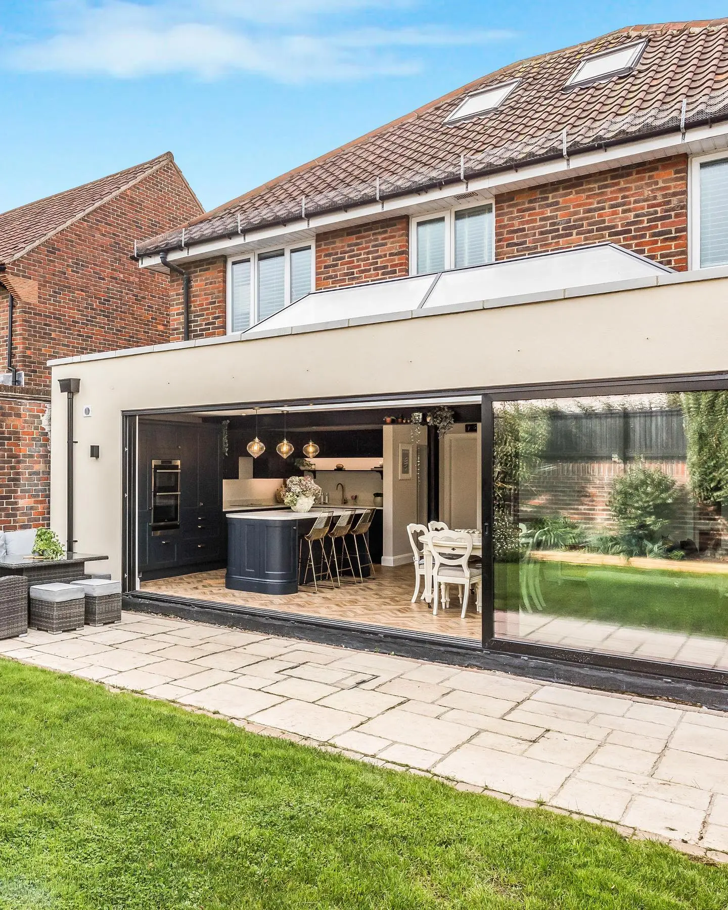 L-shape extension on Meadway Close, NW11